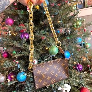 ✨⭐️Authentic Louis Vuitton pouch⭐️✨